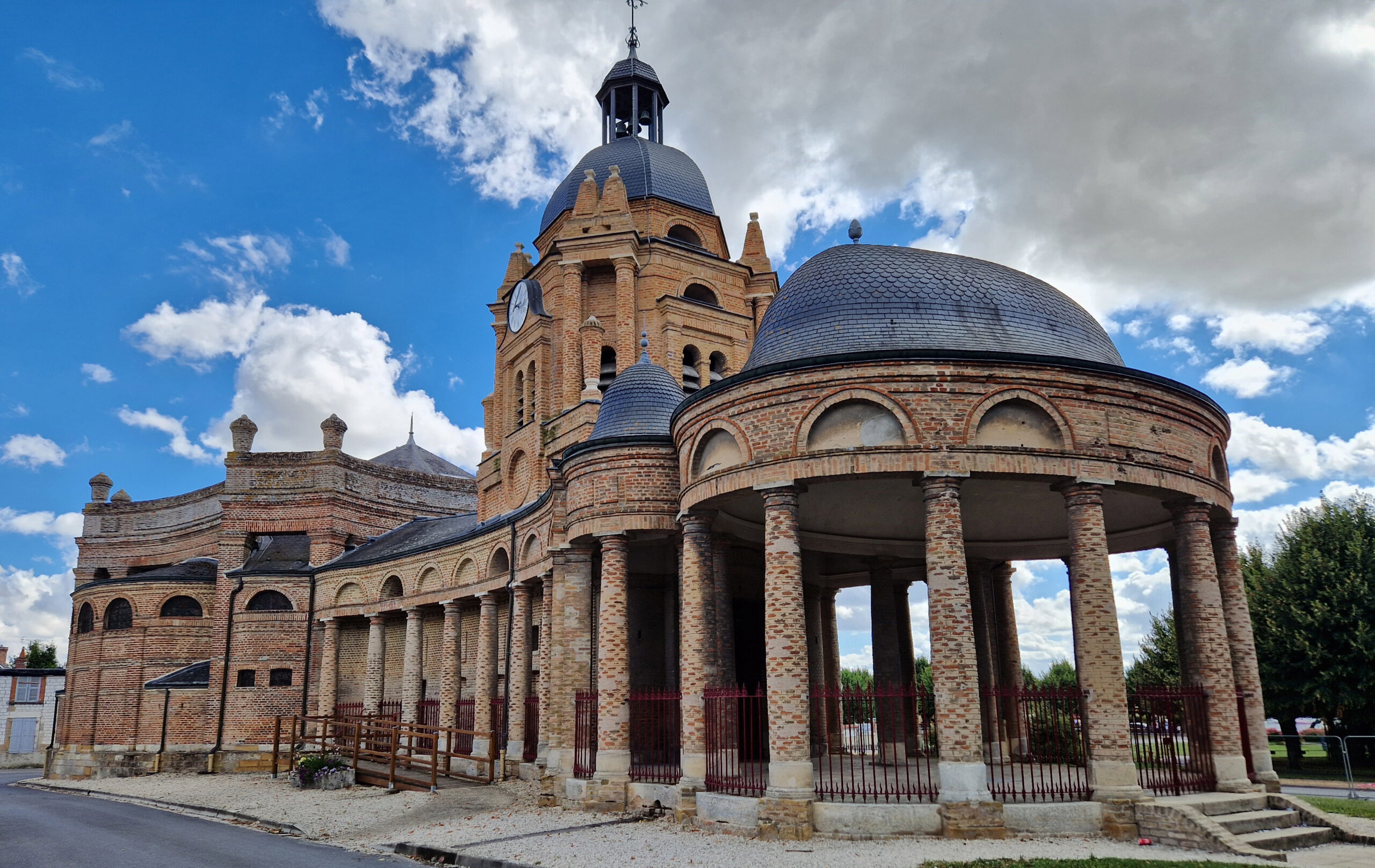 Atelier Contal et Eglise d&rsquo;Asfeld